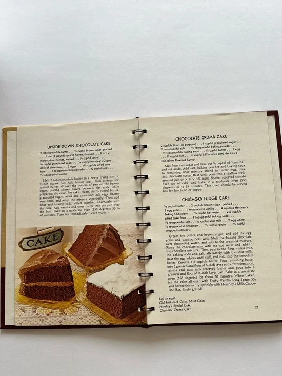 Hershey's 1934 Cookbook Vintage Chocolate Recipe Book - Picture 2 of 3